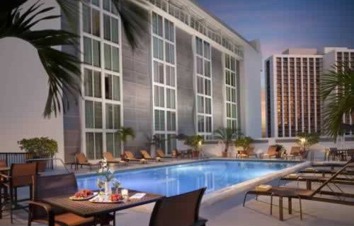 courtyard-marriott-miami-downtown-brickell-pool