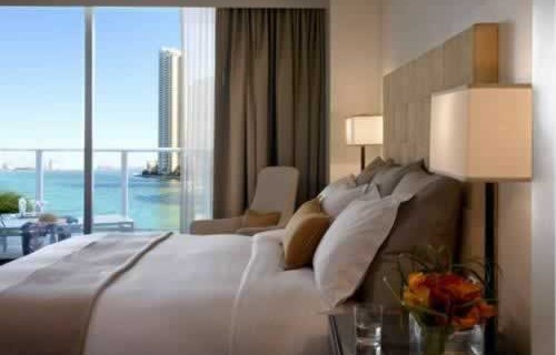 epic-miami-kimpton-hotel-waterfront-bedroom