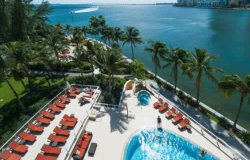 mandarin-oriental-miami-bay-front-pool