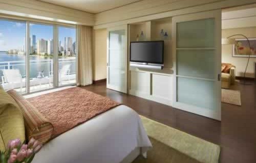 mandarin-oriental-miami-waterfront-balcony-bedroom