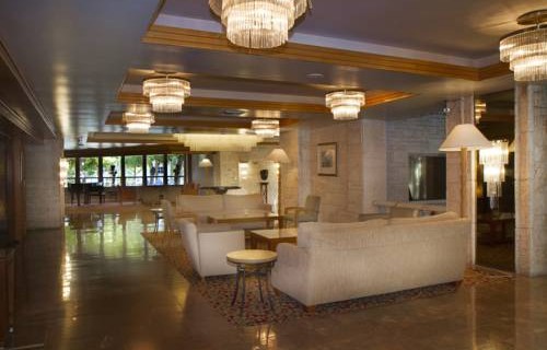 river-park-hotel-suites-lobby