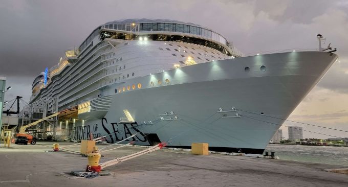 Cruise Port Miami Wounder of the Seas Royal Caribbean